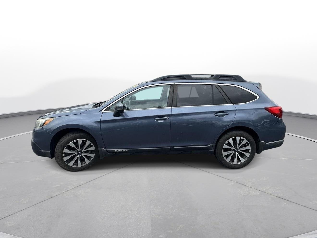 Used 2017 Twilight Blue Metallic Subaru Limited image 9