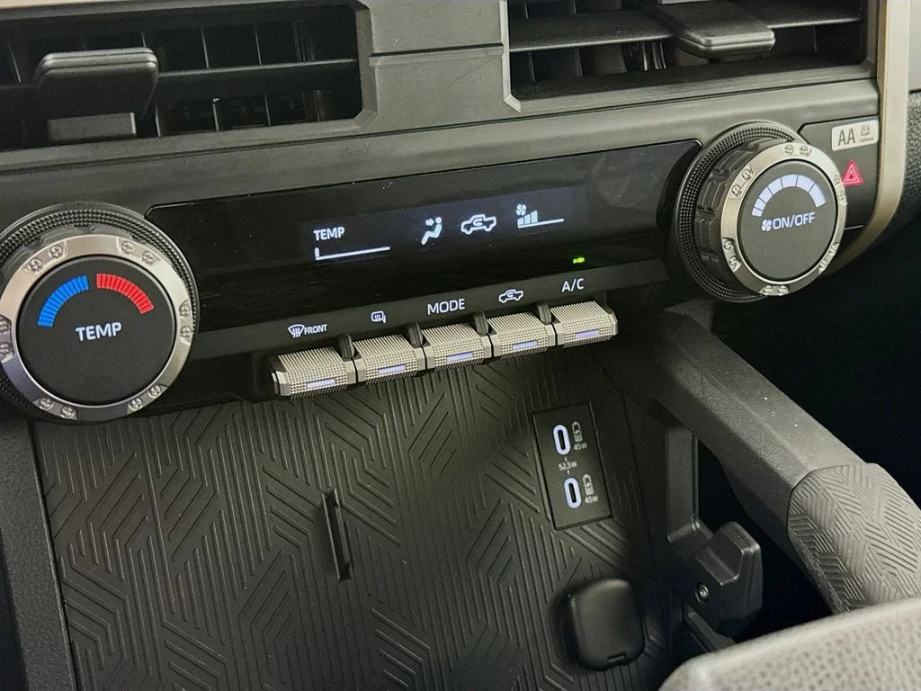 2025 Toyota Tacoma SR5 - Photo 18