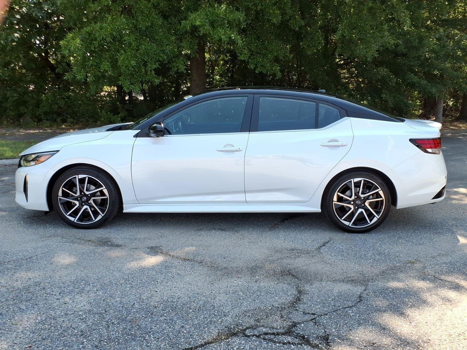 Used 2025 Aspen White Tricoat/Super Black Nissan SR image 3