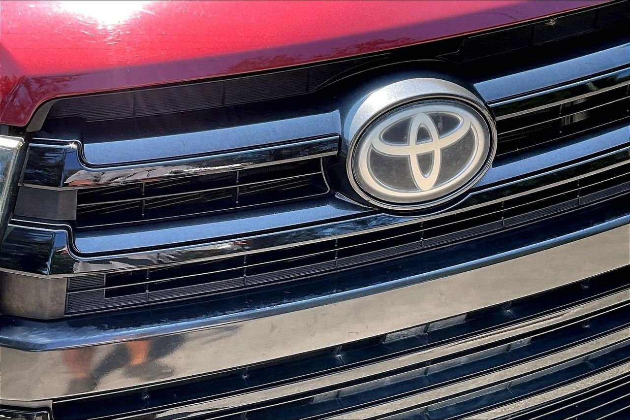 Used 2019 Red Toyota SE image 34