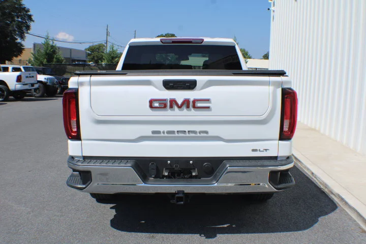 2024 GMC Sierra 1500 SLT - Photo 17