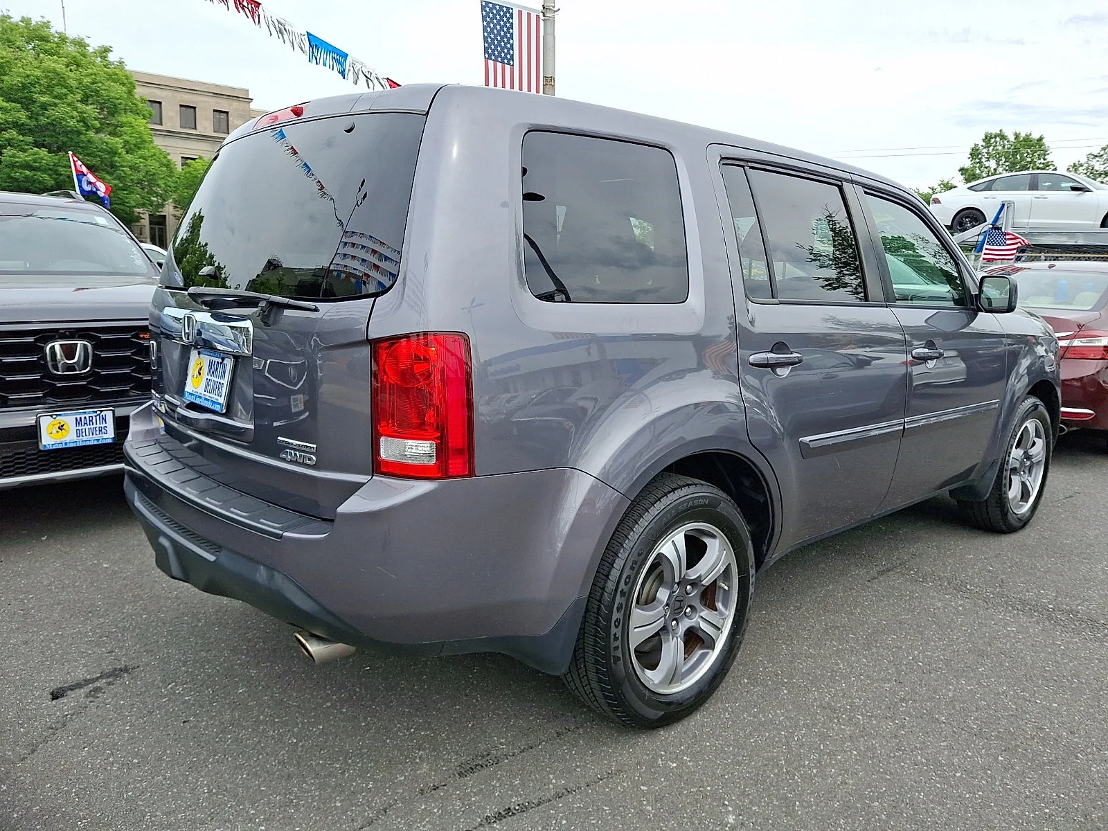 Used 2015 Modern Steel Metallic Honda SE image 4