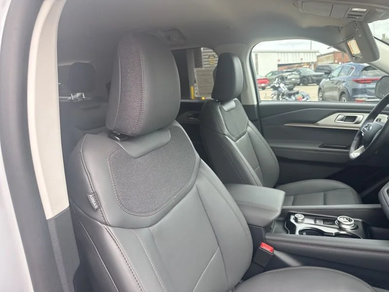 New 2026 Space White Metallic Ford Active image 18