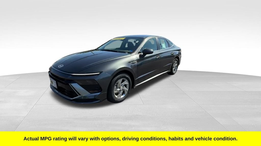 Used 2026 Gray Hyundai SE image 2