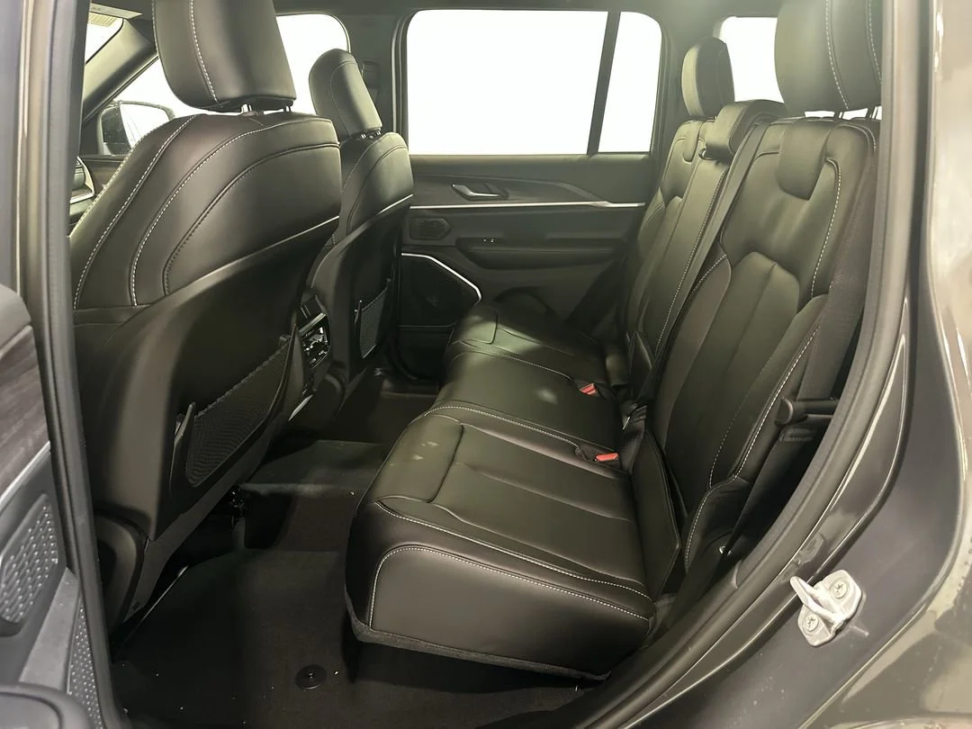 New 2026 Baltic Gray Metallic Clear-Coat Exterior Paint Jeep Limited image 18