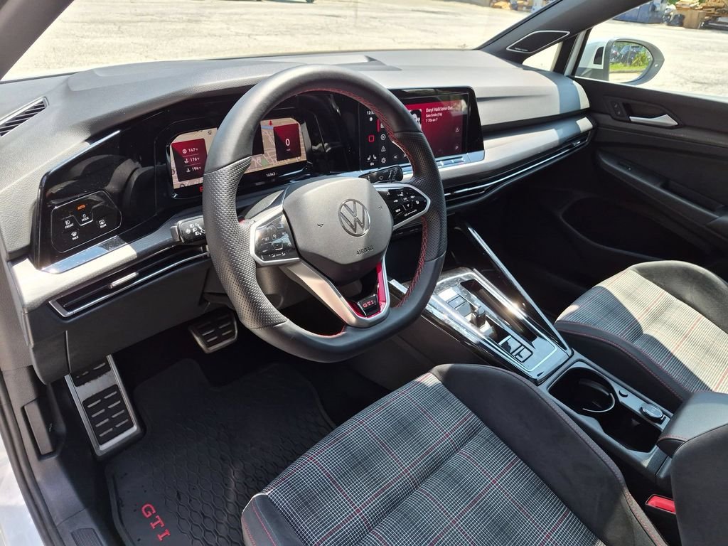 Used 2023 White Volkswagen 2.0T SE image 12