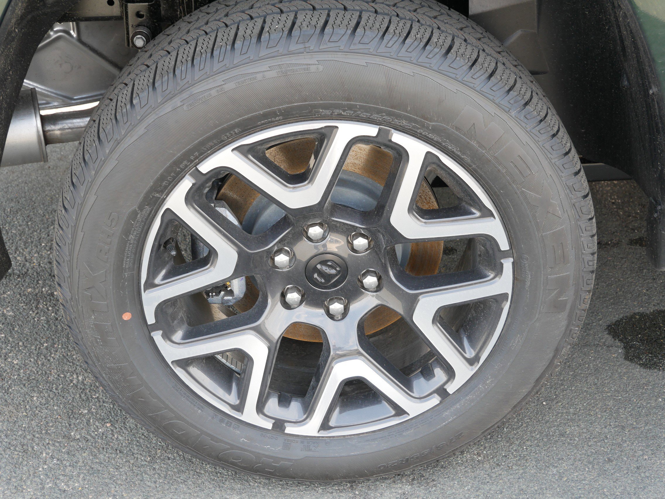 New 2026 Serrano-Green Metallic Exterior Paint RAM Laramie image 9