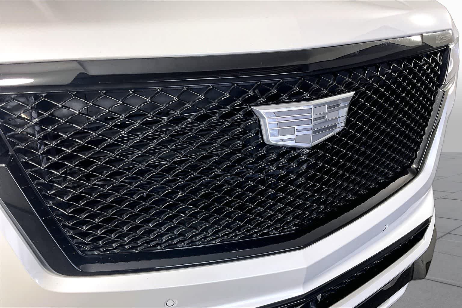 Used 2024 Crystal White Tricoat Cadillac AWD V-Series image 29