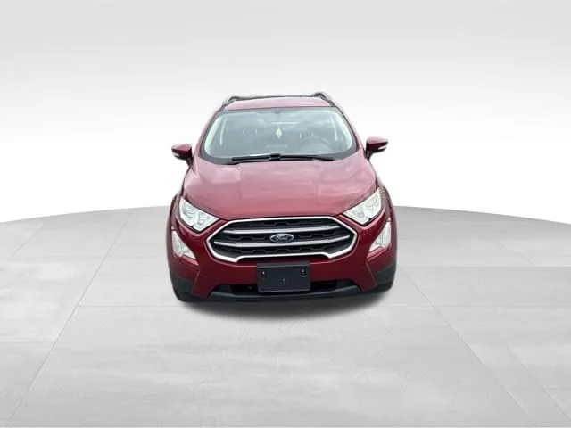 Used 2020 Red Ford SE image 2