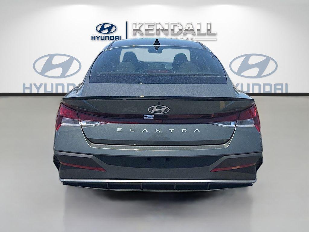 New 2026 Amazon Gray Hyundai SEL Sport image 5