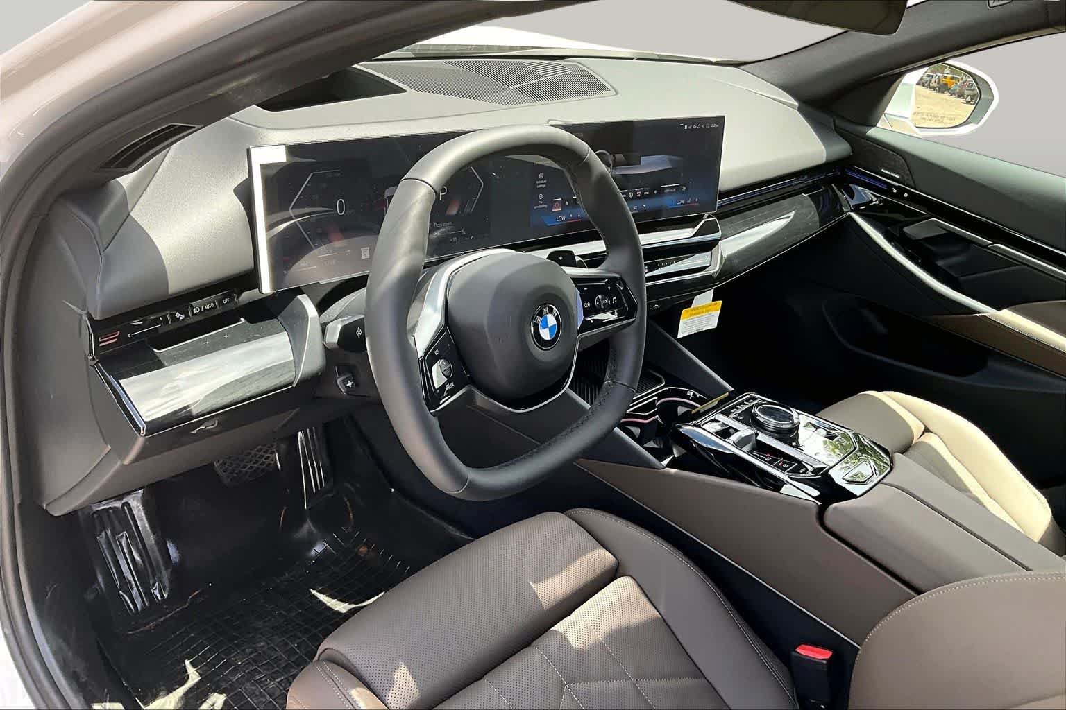 New 2026 Mineral White Metallic BMW 530i xDrive image 8