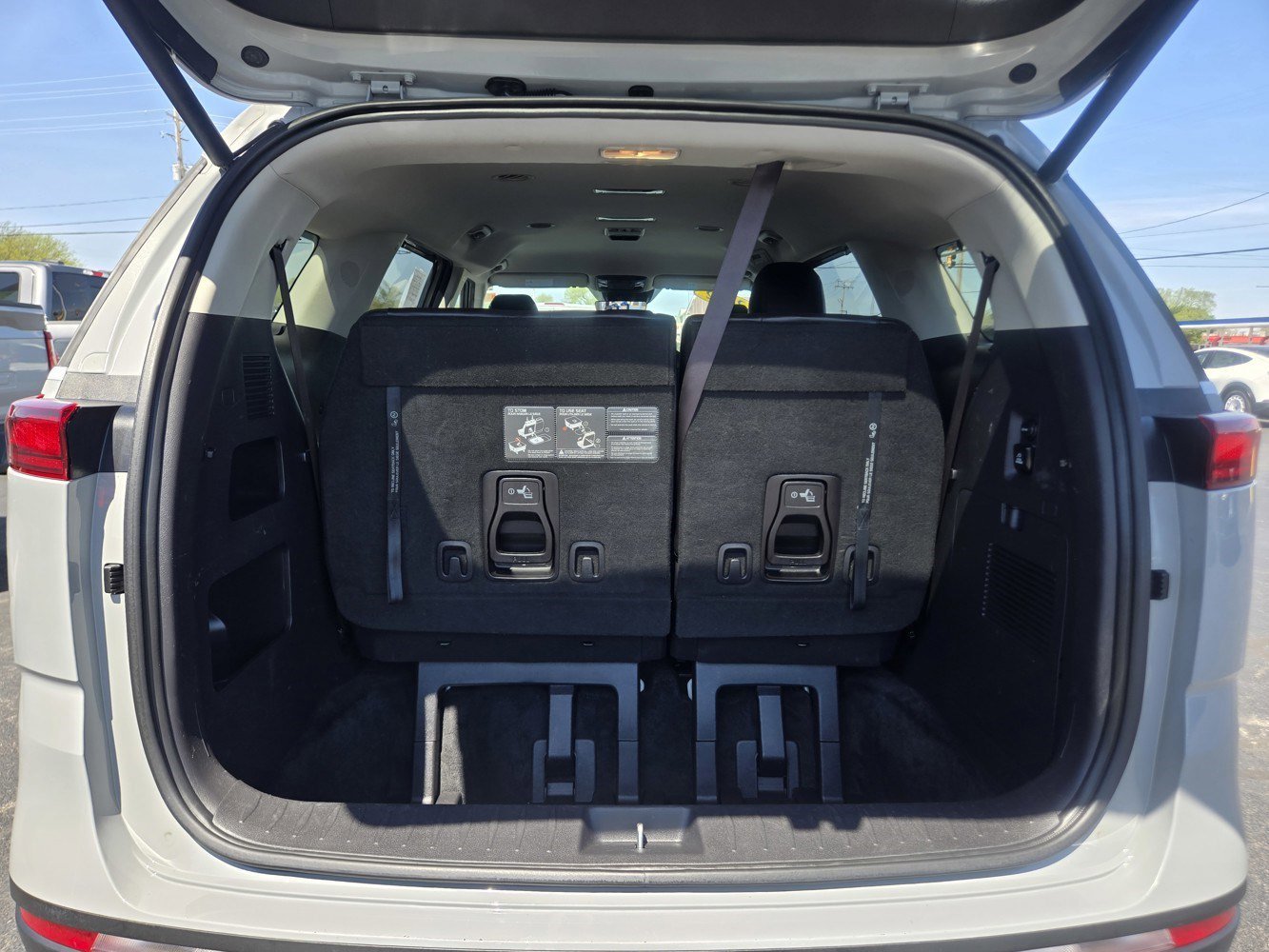 Used 2022 Ceramic Silver Kia SX image 36