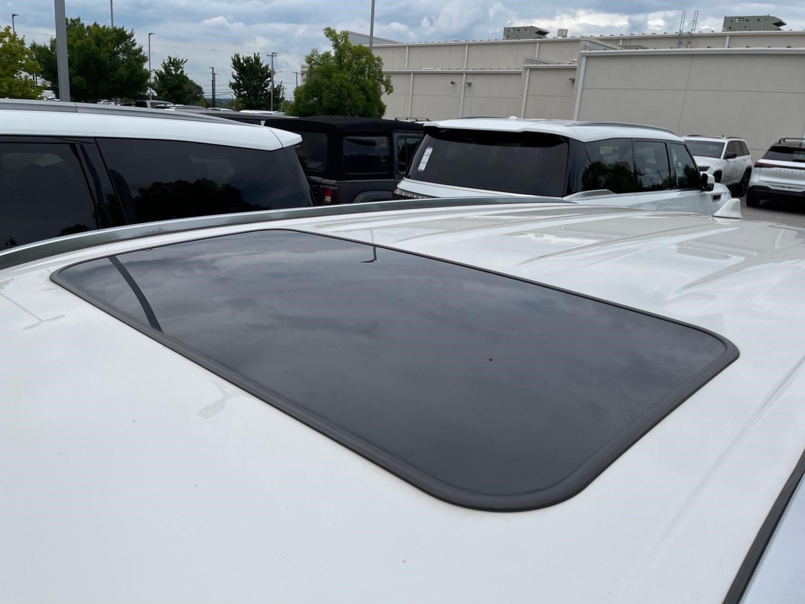 Used 2021 Blizzard Pearl Toyota XLE image 19