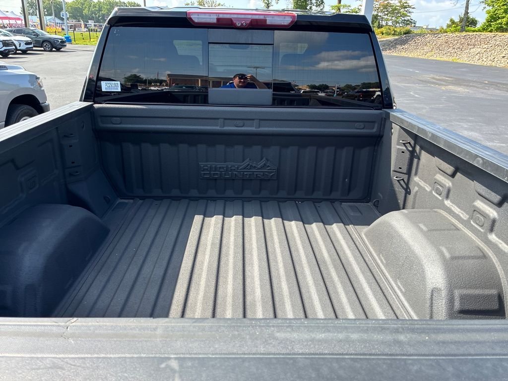 Used 2023 Black Chevrolet High Country image 18