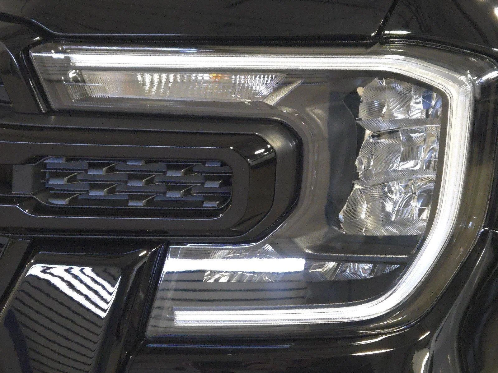Used 2026 Shadow Black Ford XLT image 50
