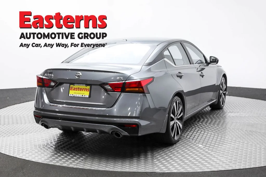 Used 2022 Gray Nissan 2.5 SR image 5
