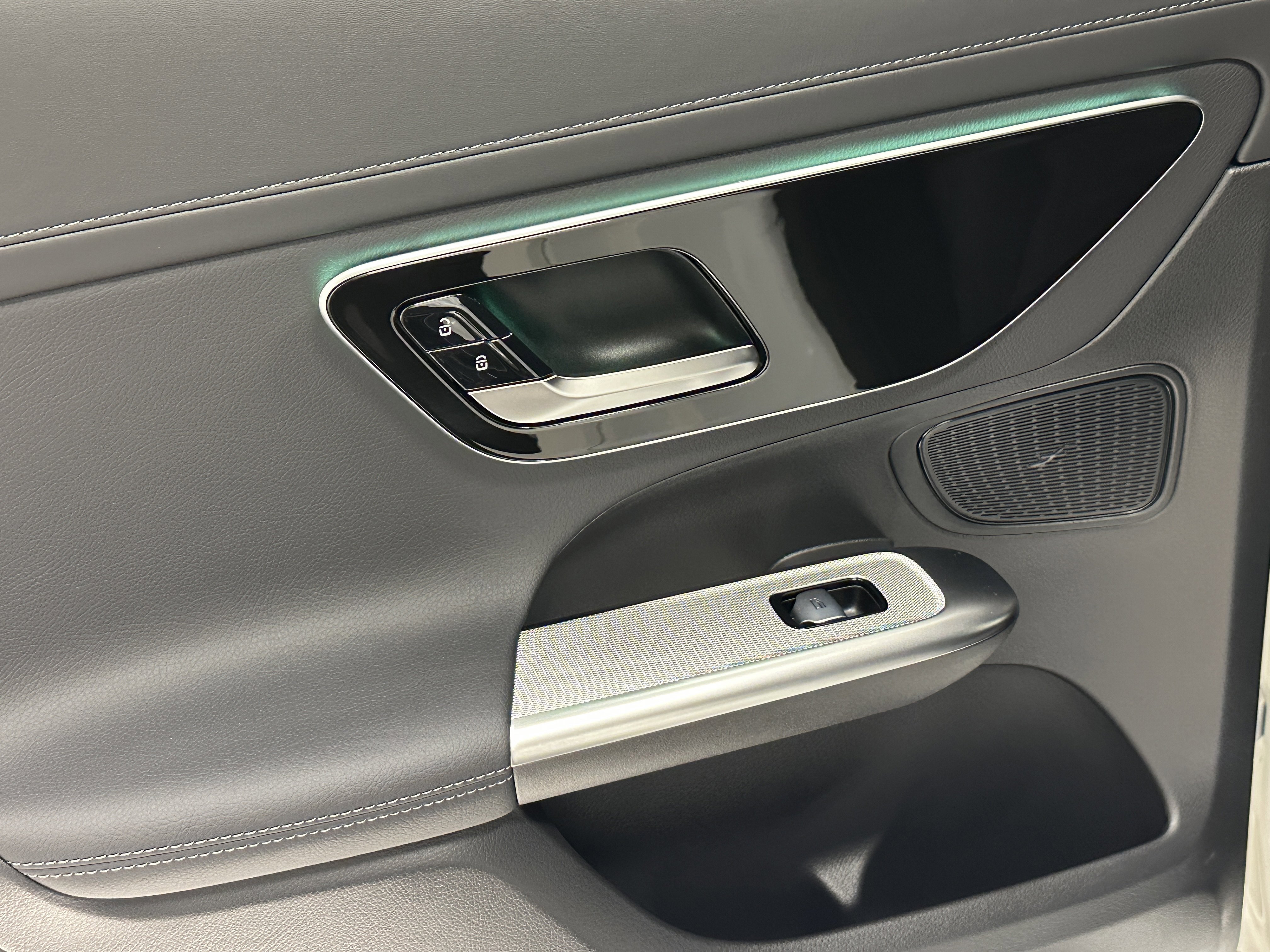 2025 Mercedes-Benz GLC Base - Photo 25