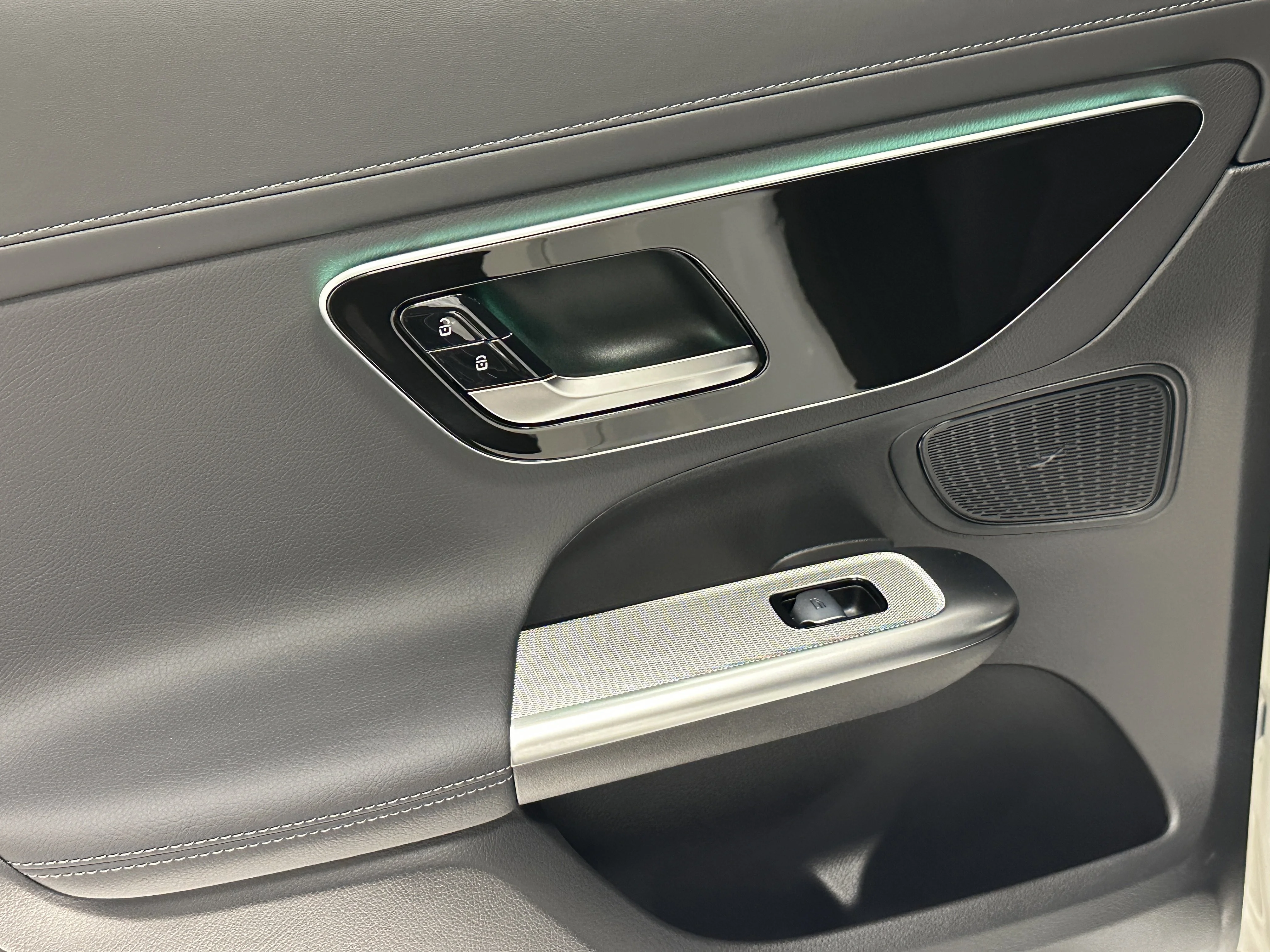 2025 Mercedes-Benz GLC Base - Photo 25