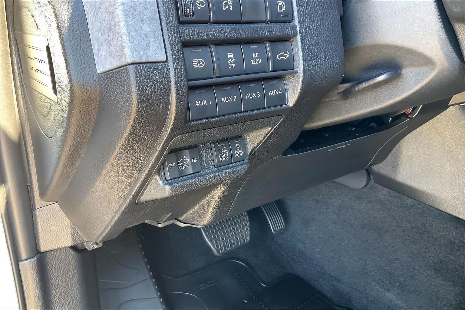 New 2026 Ice Cap Toyota Trailhunter Hybrid image 19