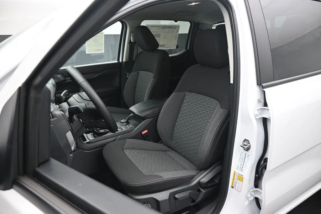 New 2026 Oxford White Ford XLT image 8