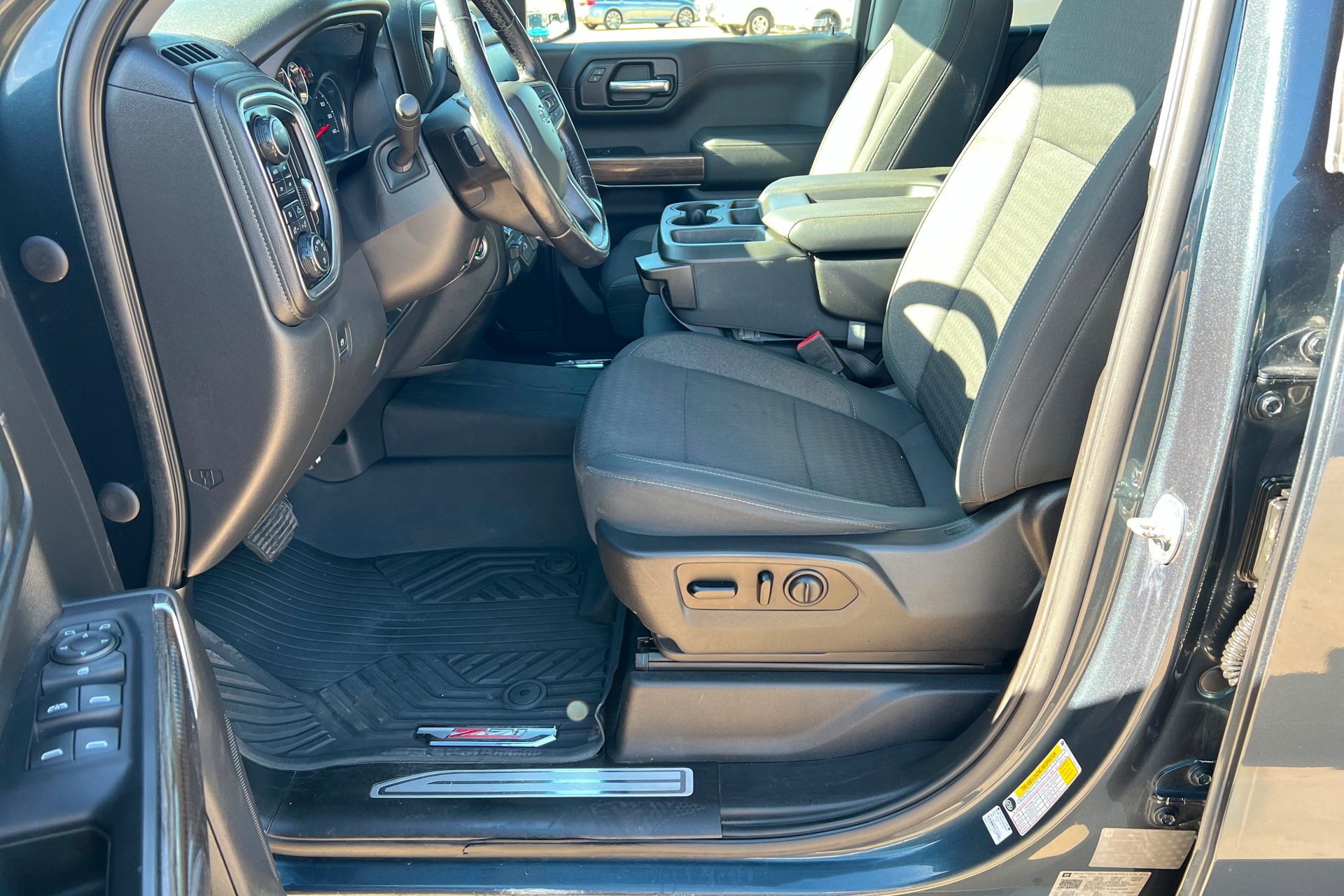 2020 Chevrolet Silverado 1500 RST - Photo 18