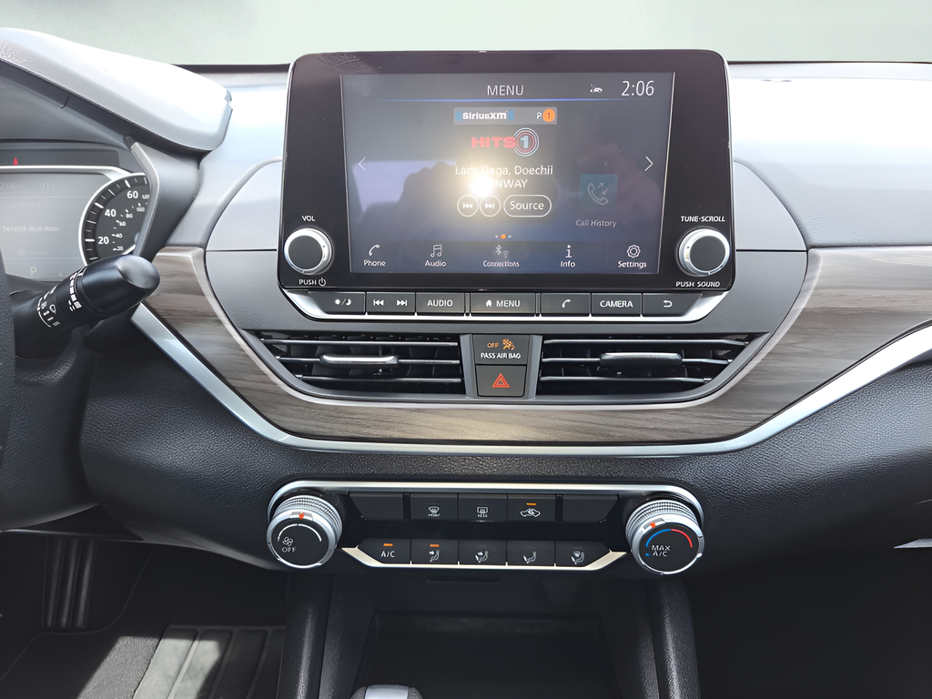 Used 2025 Black Nissan 2.5 SV image 15