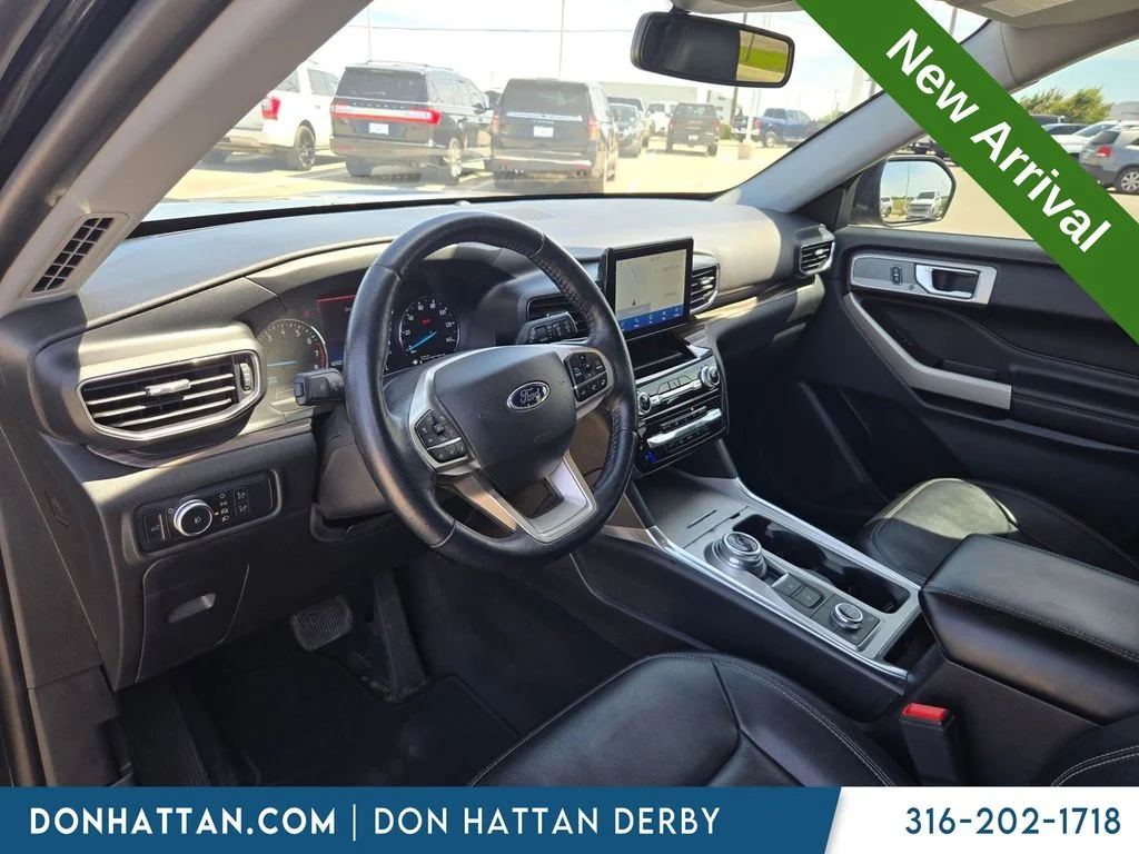 Used 2022 Black Ford Limited image 5