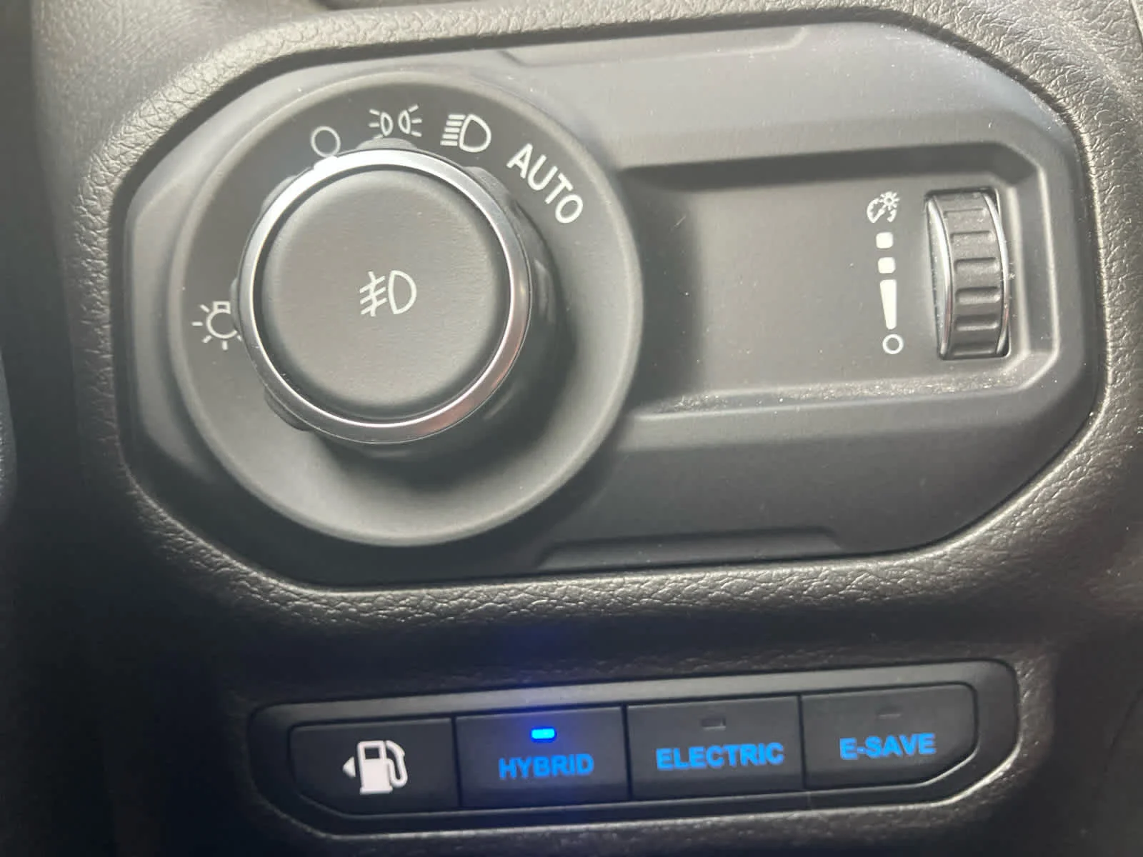 Used 2023 Sting-Gray Clearcoat Jeep Sahara image 15