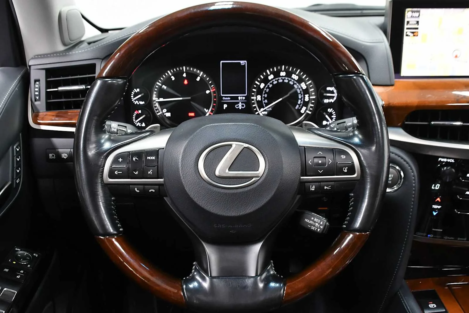 Used 2018 Atomic Silver Lexus  image 19