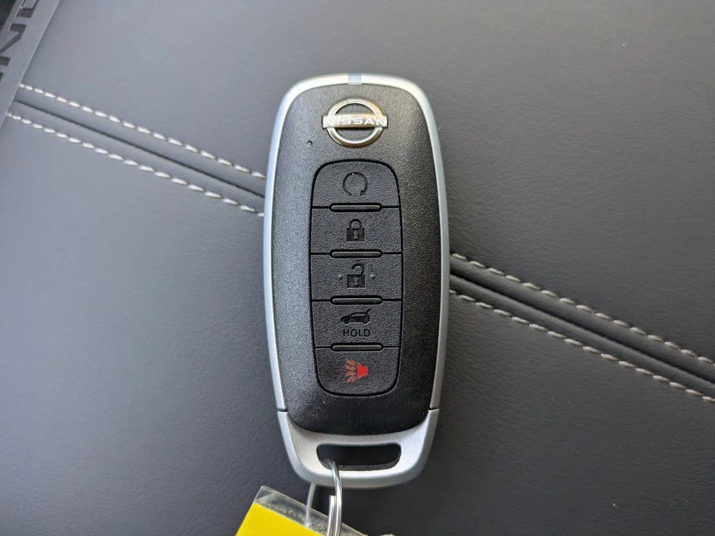 New 2026 Everest White Pearl TriCoat Nissan SL image 28