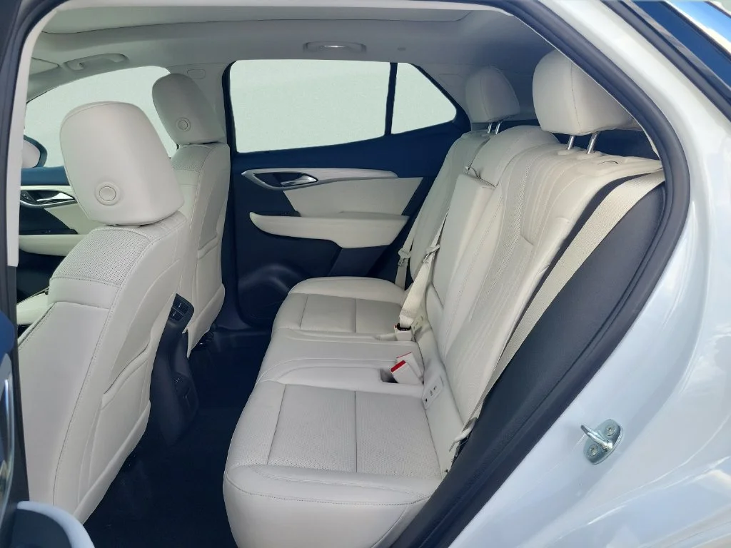 New 2026 Iridescent White Tricoat Buick Avenir image 10