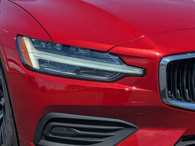 Used 2019  Volvo Momentum image 9