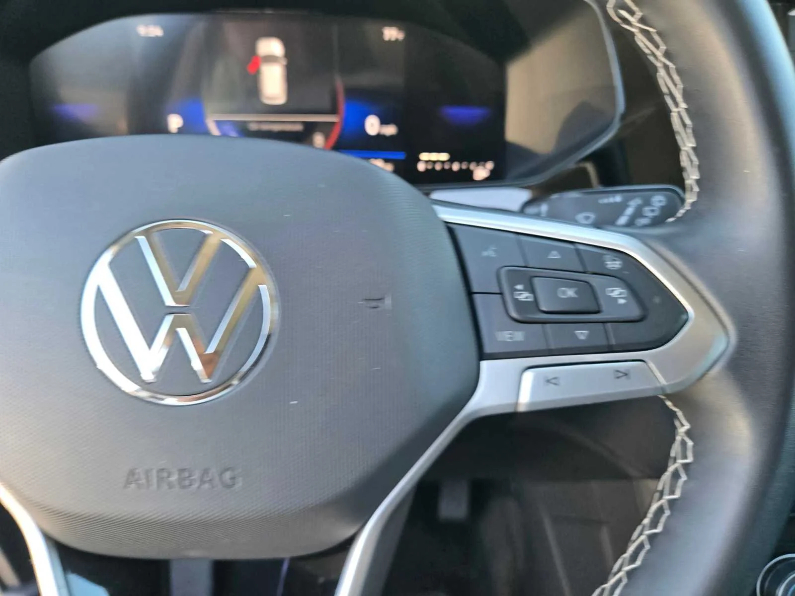 Used 2024  Volkswagen S image 22