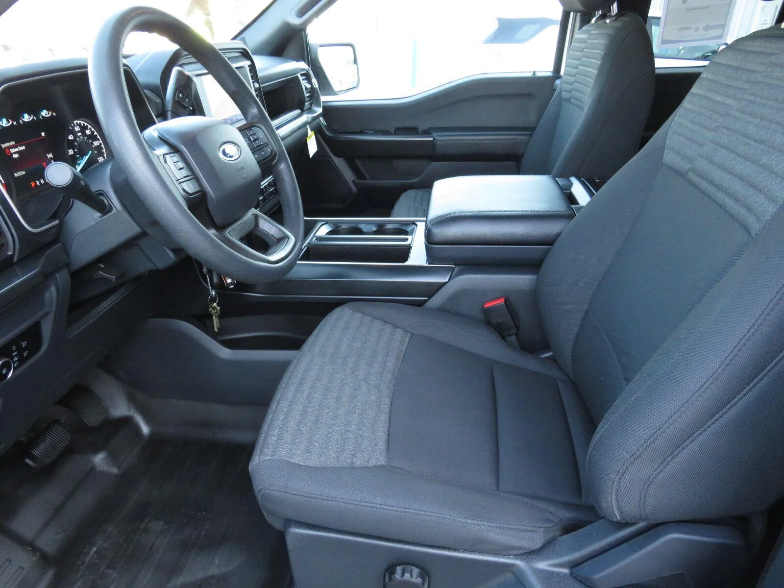 Used 2023  Ford XL image 19