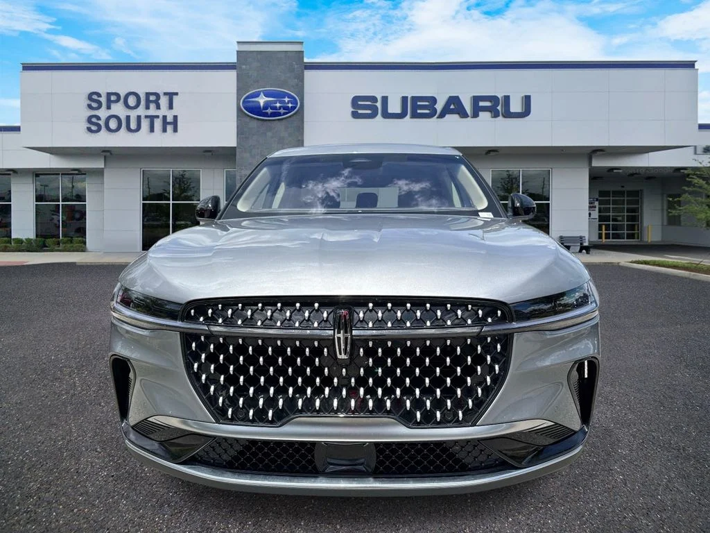 Used 2024 Gray Lincoln Premiere image 9