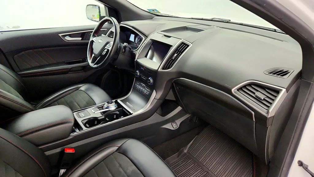 Used 2020 Star White Metallic Tri-Coat Ford ST Line AWD w/ Vista Roof & Co-Pilot360 Assist+ image 25