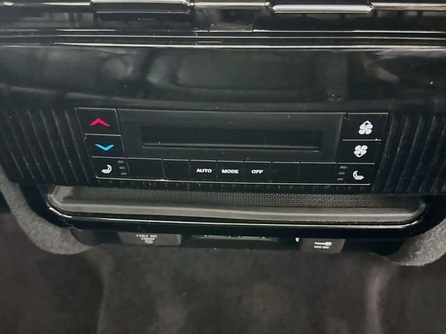 Used 2024 White Jeep Base image 27