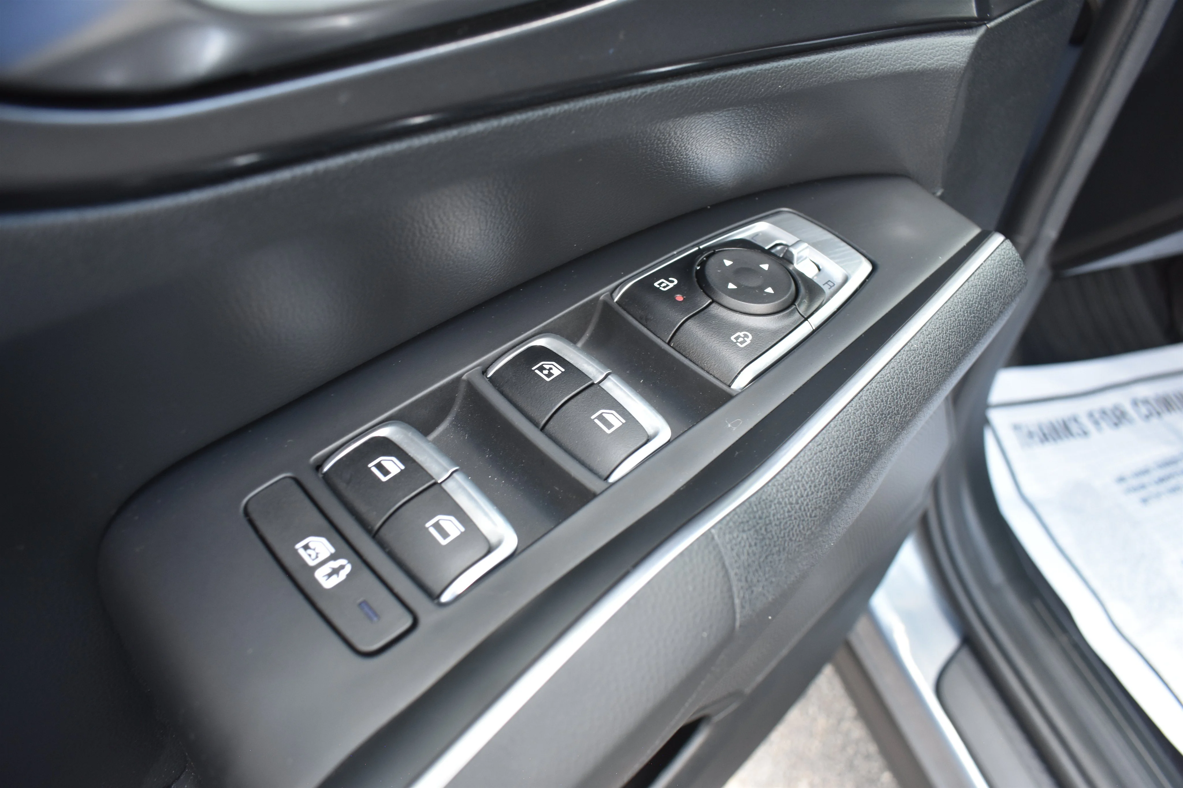 Used 2025 Everlasting Silver Kia S image 11