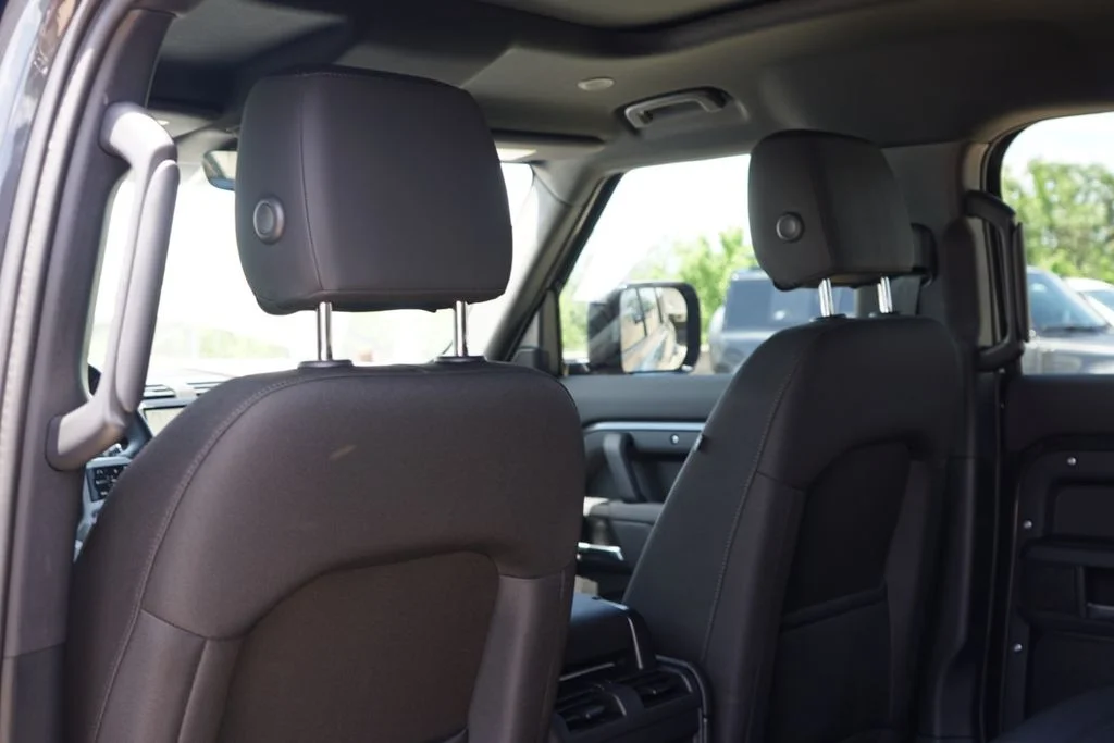 2025 Land Rover Defender S - Photo 26