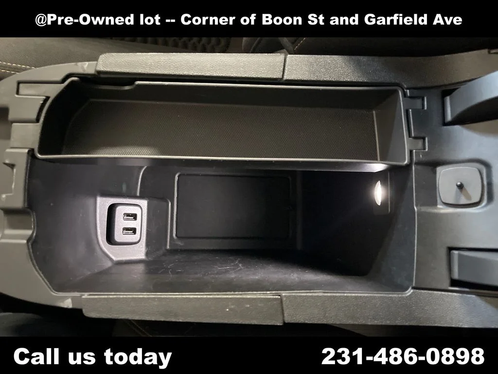 Used 2020 Red GMC SLE image 26