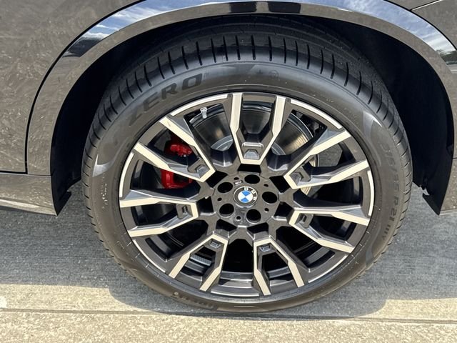 New 2026 Black Sapphire Metallic BMW xDrive40i image 25