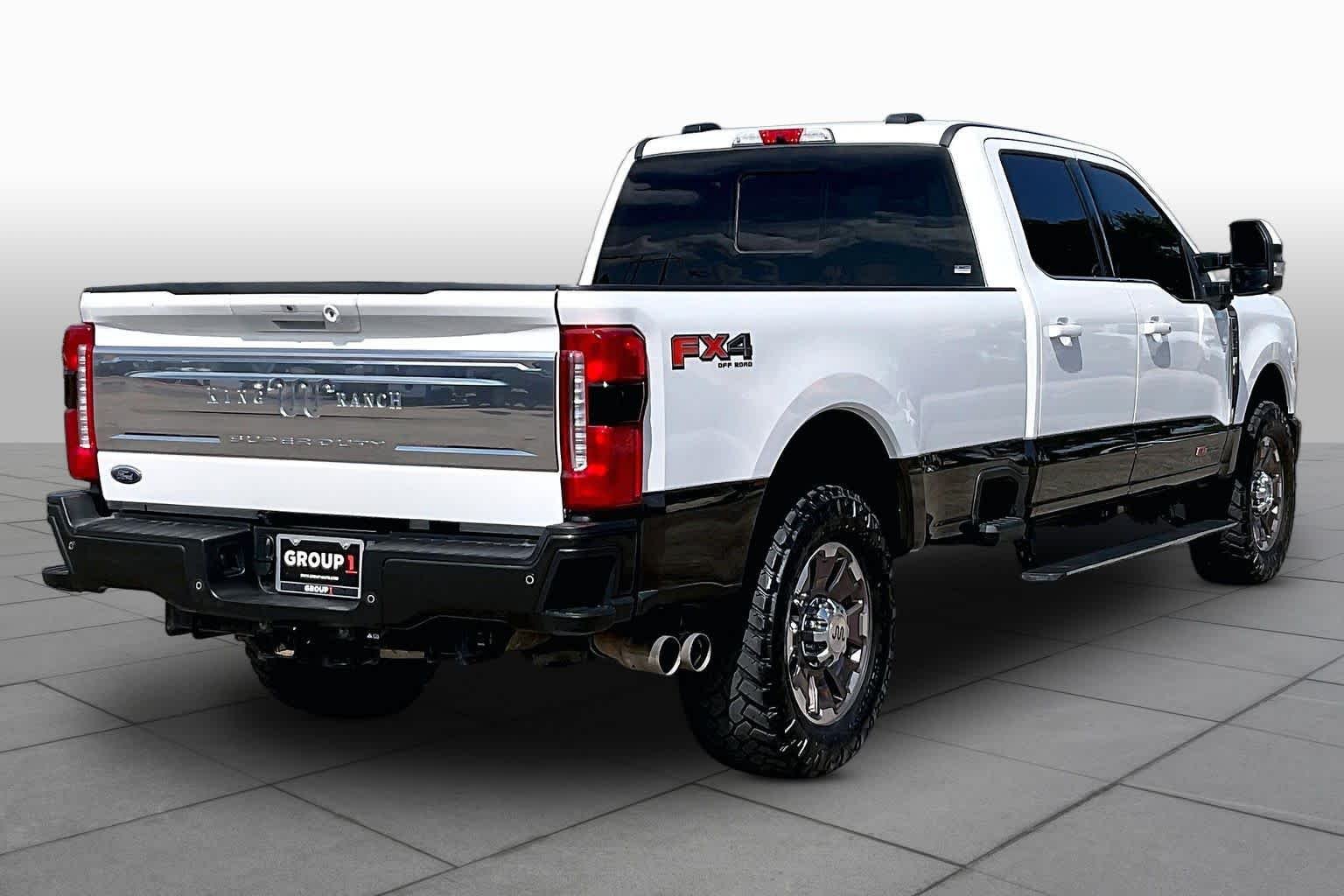 Used 2024 Star White Metallic Tri-Coat/Darkened Bronze Ford King Ranch image 13