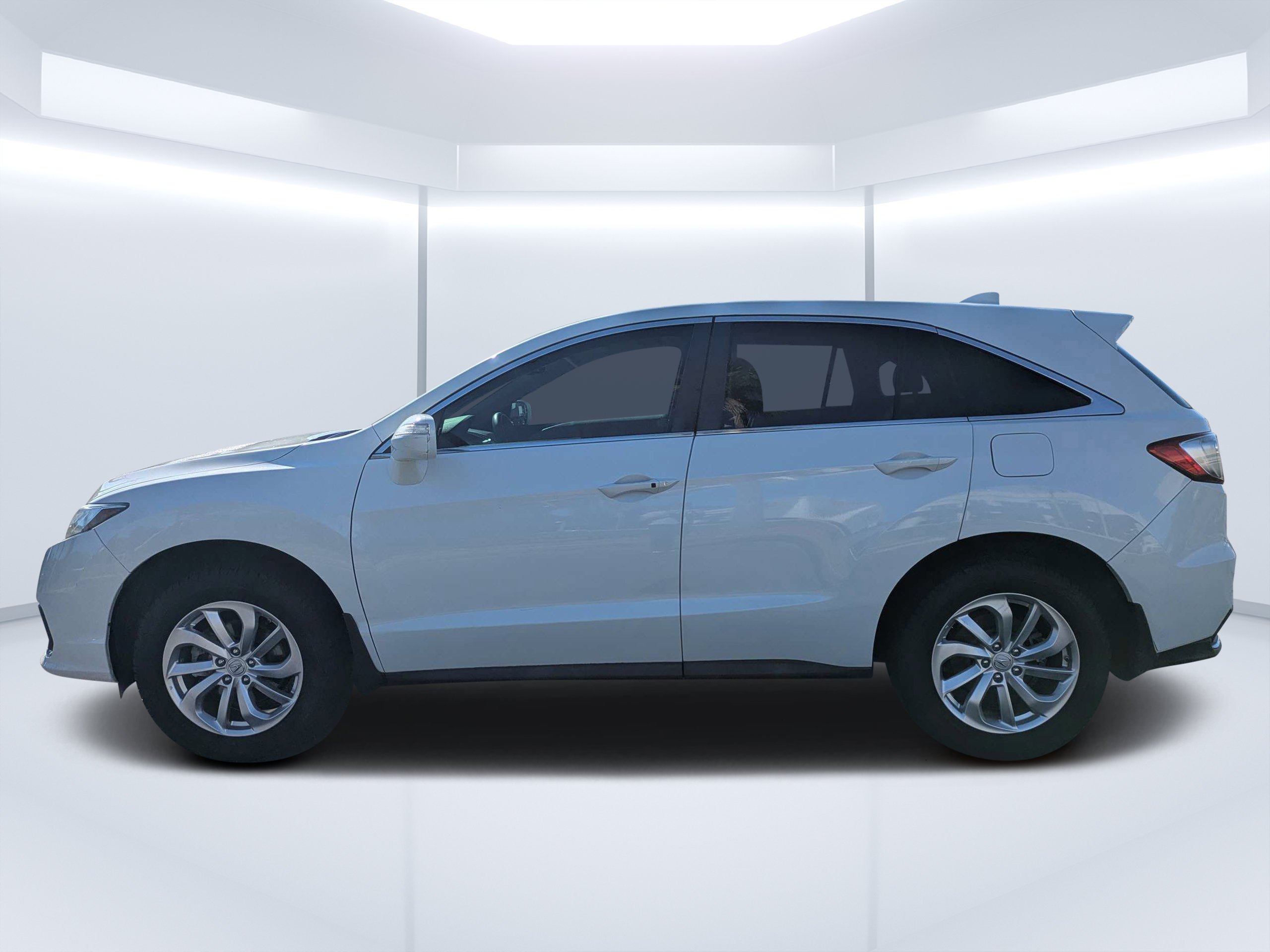Used 2018 White Diamond Pearl Acura RDX image 40