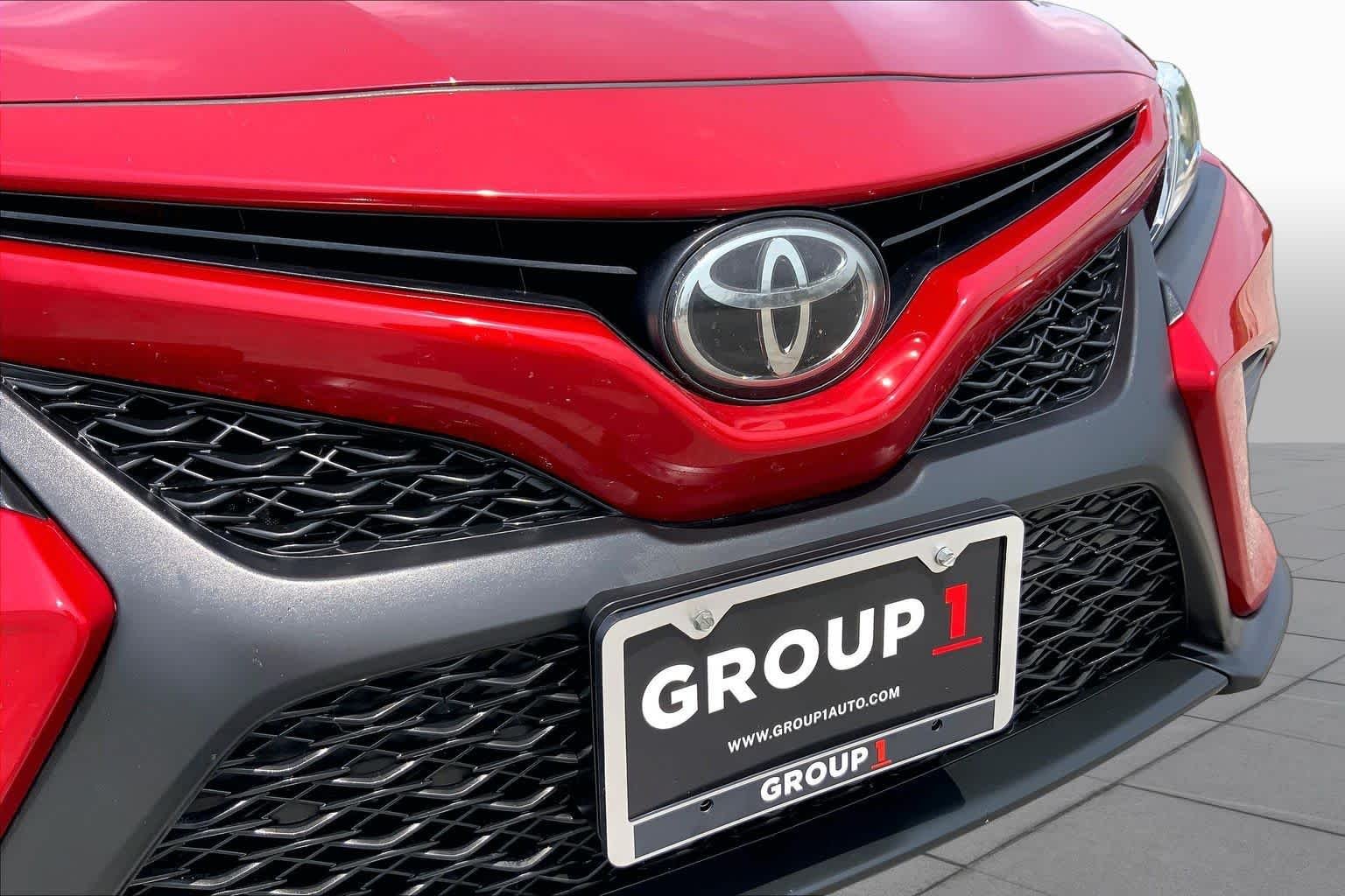 Used 2020 Supersonic Red Toyota SE image 29
