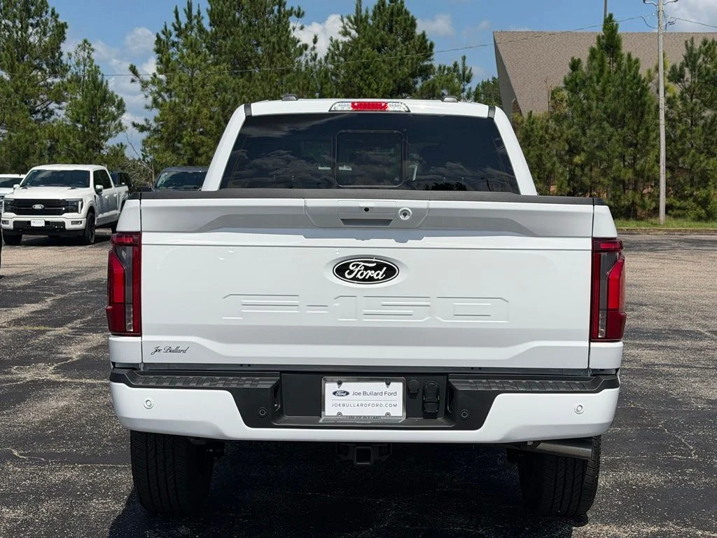 New 2026 Oxford White Ford Lariat® image 21