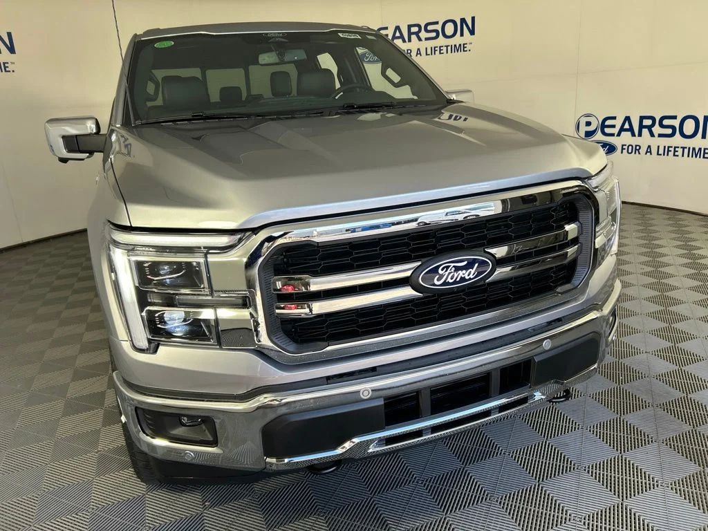 New 2026 Iconic Silver Metallic Ford Lariat image 2