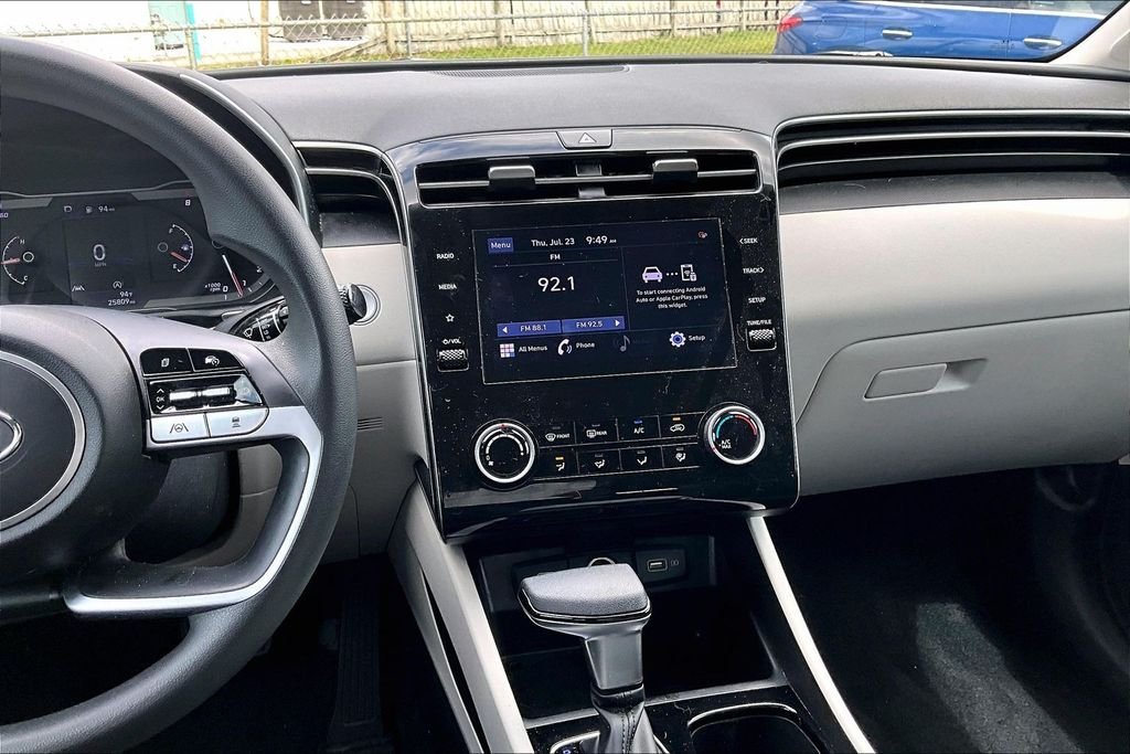 Used 2022 Silver Hyundai SEL image 9