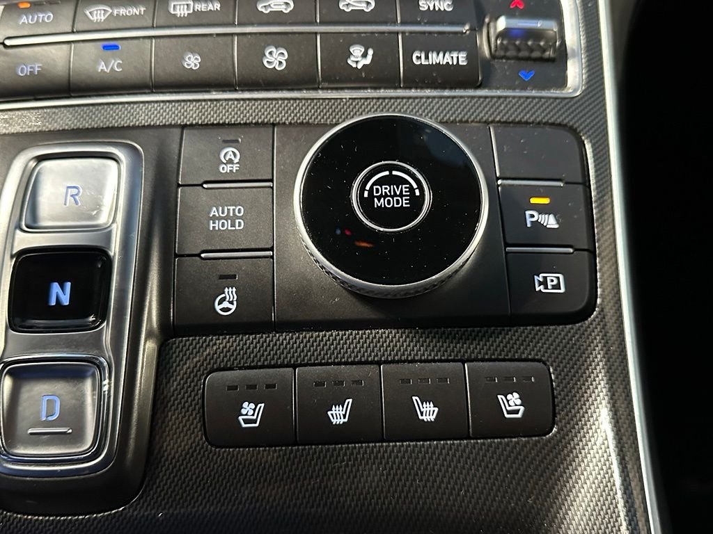 2021 Hyundai Santa Fe Limited - Photo 18