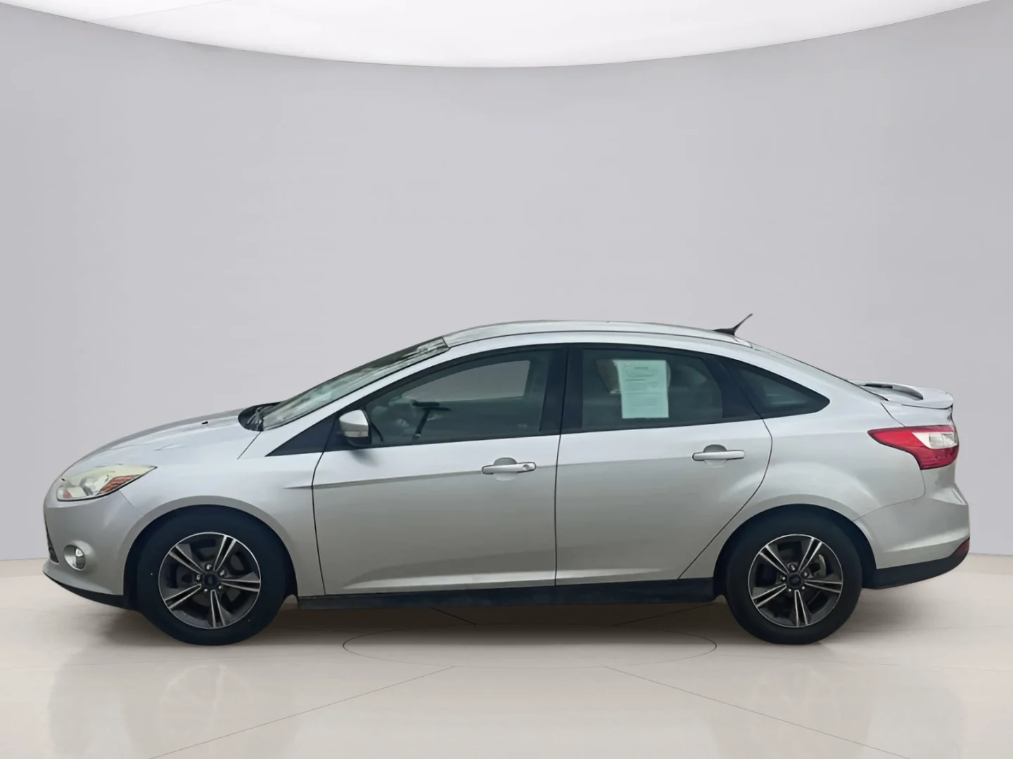 Used 2014 Silver Ford SE image 5