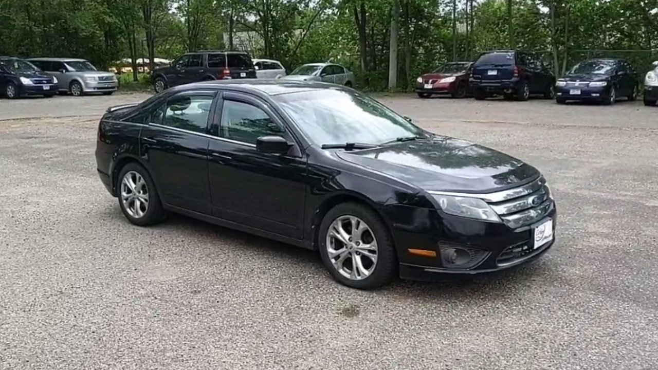 2012 Ford Fusion SE photo 2